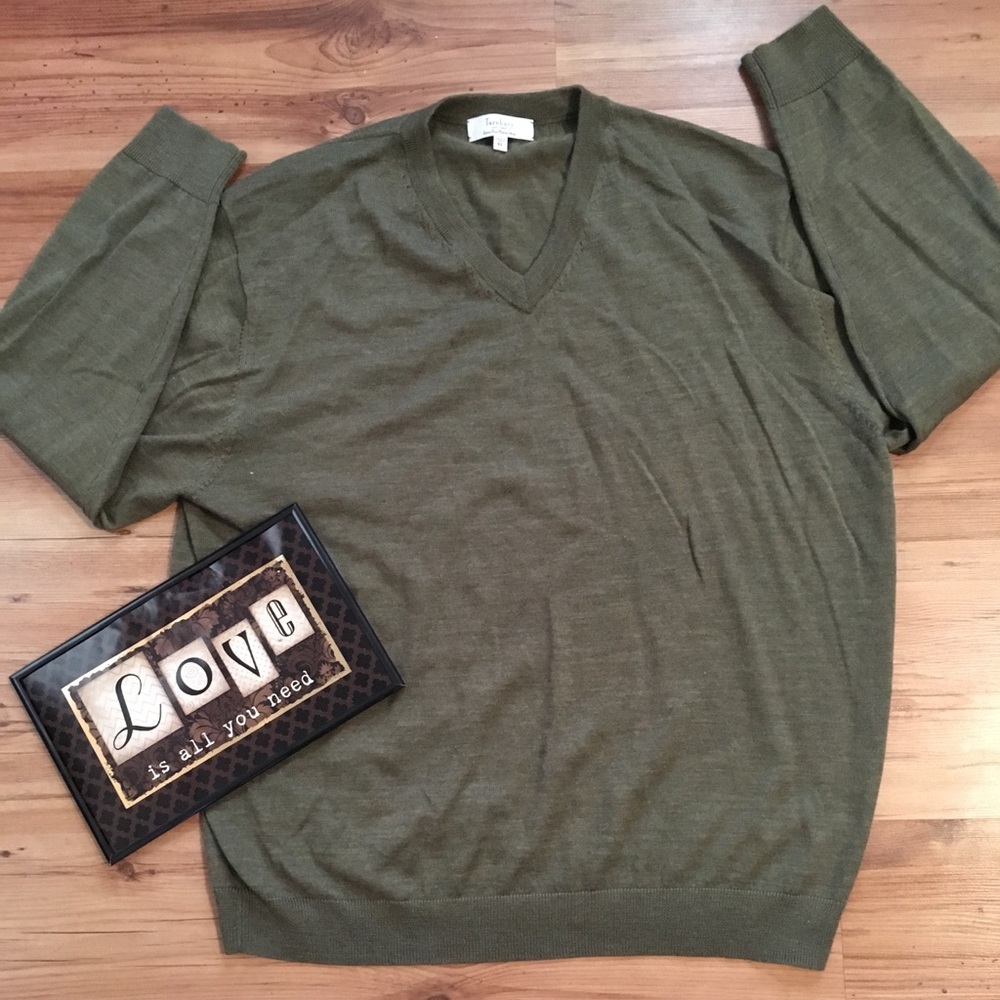 Turnbury Men’s XL L/S Green V neck sweater